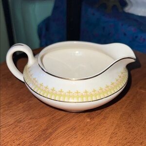 Vintage Haviland Limoges porcelain Gravy Boat with gold gilding